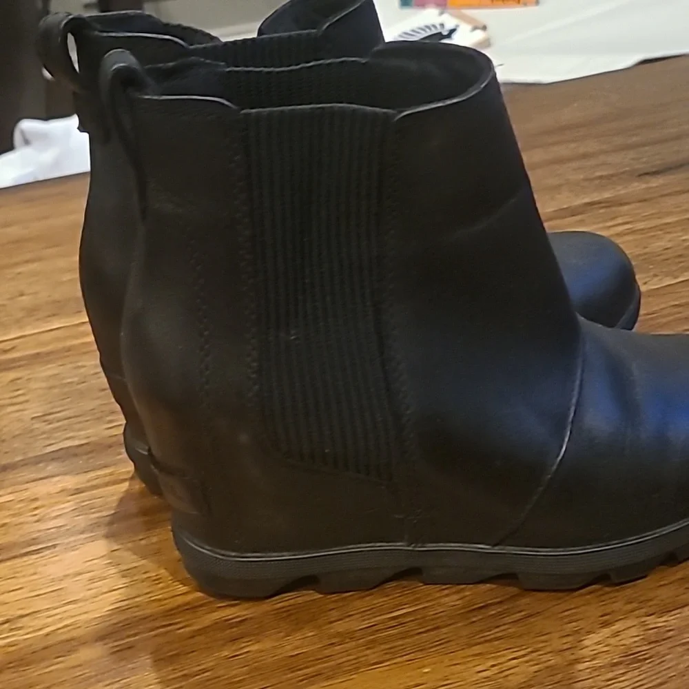 Sorel Joan of Arctic Wedge II Chelsea Black Winter Ankle Boots women’s size 6